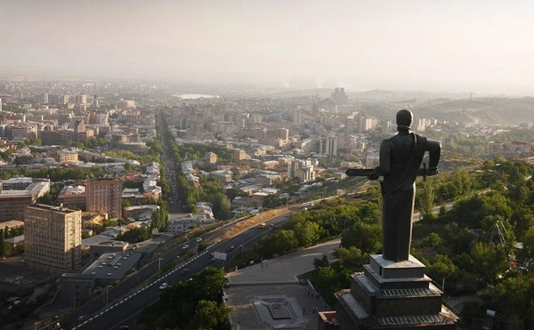 Chụp được ảnh nhà thờ nơi đang cất giữ trái tim của Chúa Jesus ảnh 18