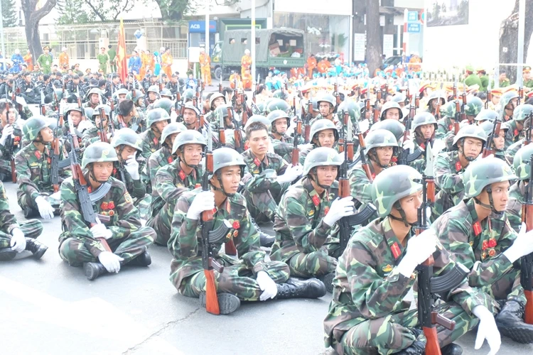 Tổng duyệt diễu binh, diễu hành kỷ niệm 40 năm thống nhất đất nước ảnh 2