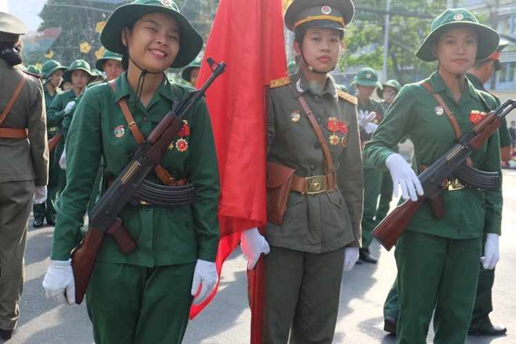 Tổng duyệt diễu binh, diễu hành kỷ niệm 40 năm thống nhất đất nước ảnh 4