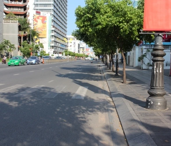 Đường phố Sài Gòn thanh bình, thông thoáng trong dịp Lễ ảnh 2 Đường phố Sài Gòn thanh bình, thông thoáng trong dịp Lễ ảnh 2