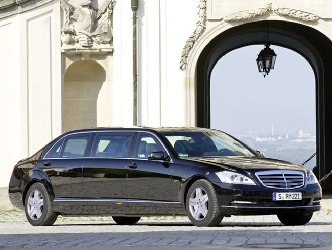 Tất cả các cửa sổ, kính lái và kính sau của&nbsp;