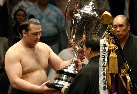 Cuộc 'hành xác' suốt đời của giới võ sĩ sumo ảnh 3