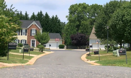 Một trong những khu phố xảy ra cướp tài sảnở hạt Charlotte-Mecklenburg, bang Bắc Carolina. Ảnh: Fox46