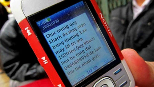 'Thượng đế' phát điên vì bị dội bom tin nhắn ảnh 2