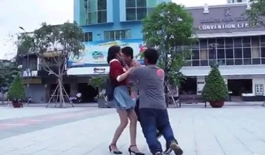 Bùng phát 'đè người lạ hôn môi' - Kiss Cam phản cảm tại Việt Nam ảnh 5