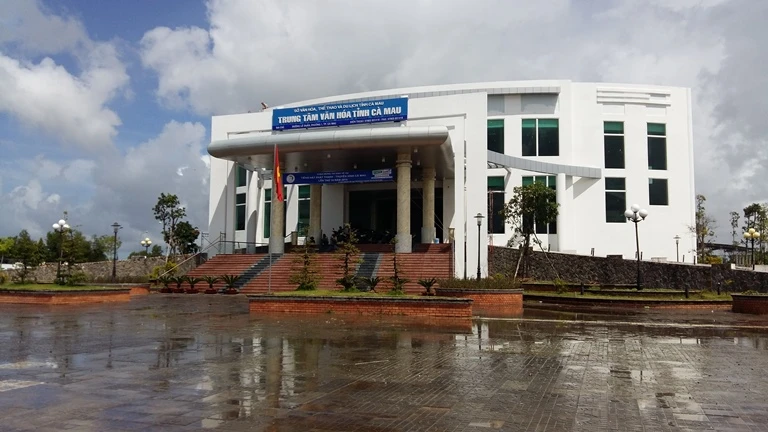 Mối và nước mưa ‘tấn công’ tòa nhà 200 tỉ đồng ảnh 1 Mối và nước mưa ‘tấn công’ tòa nhà 200 tỉ đồng ảnh 1