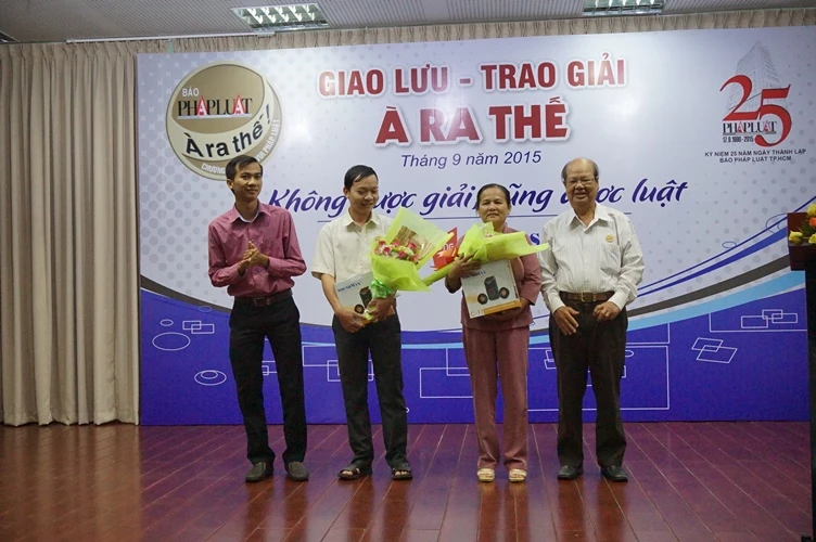 Trao giải À RA THẾ: Sôi nổi cãi nhau, cùng đưa pháp luật vào cuộc sống ảnh 6 Trao giải À RA THẾ: Sôi nổi cãi nhau, cùng đưa pháp luật vào cuộc sống ảnh 6