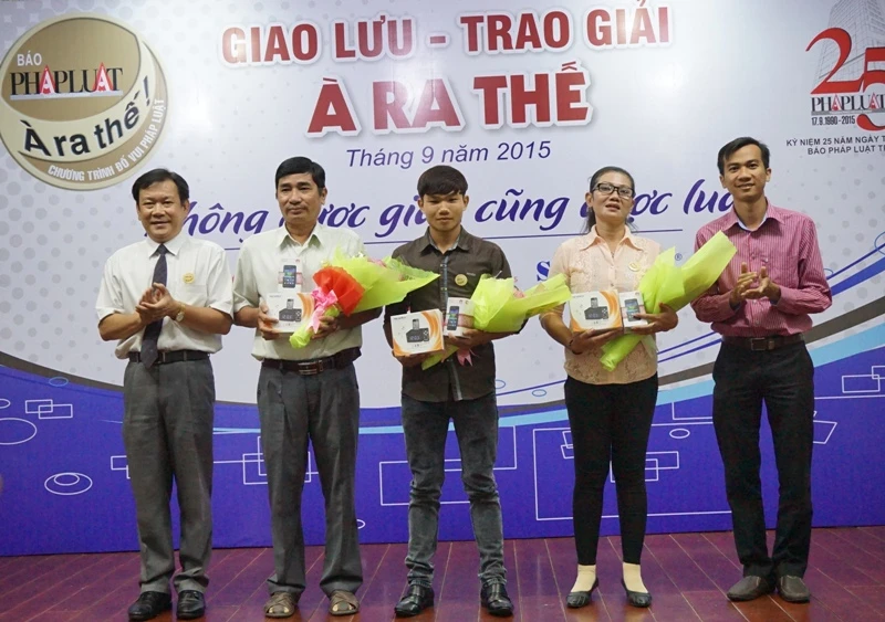 Trao giải À RA THẾ: Sôi nổi cãi nhau, cùng đưa pháp luật vào cuộc sống ảnh 8 Trao giải À RA THẾ: Sôi nổi cãi nhau, cùng đưa pháp luật vào cuộc sống ảnh 8