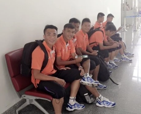 U19 Việt Nam mệt mỏi khi tới Myanmar ảnh 1