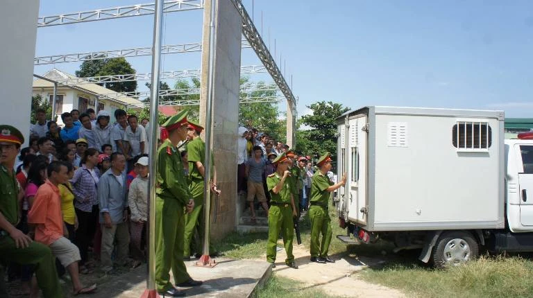 Chùm ảnh: Toàn cảnh phiên tòa xét xử vụ thảm sát 4 người ở Nghệ An ảnh 32