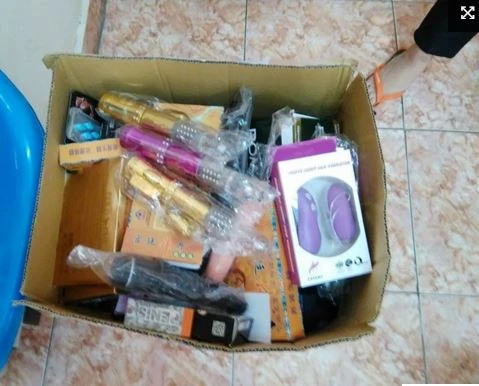 Phát hiện thuốc và dụng cụ kích dục trong công ty ở Sài Gòn ảnh 1