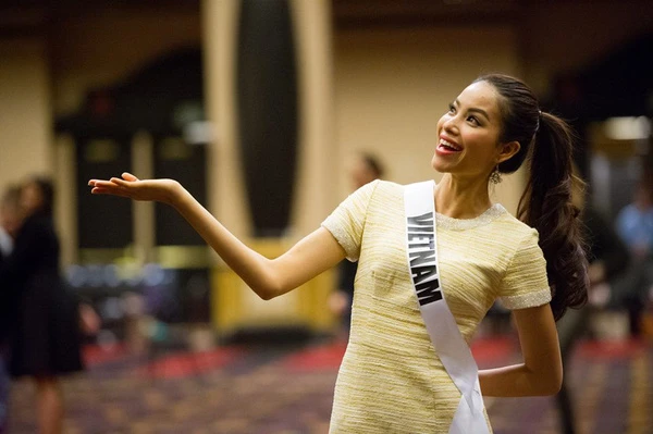 Gây sốt truyền thông, Phạm Hương được quản lý tài khoản instagram Hoa hậu Hoàn vũ - Ảnh 6.