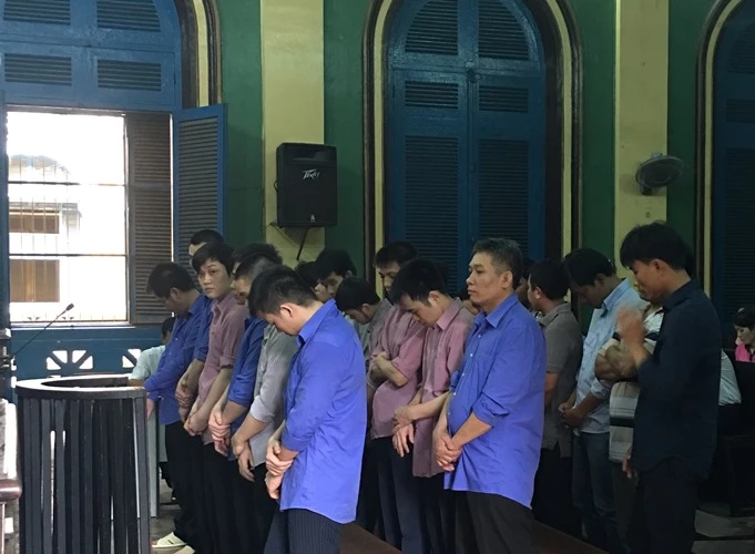 Hàng loạt tài xế container hầu tòa vì thông đồng trộm cắp hàng hóa ảnh 1