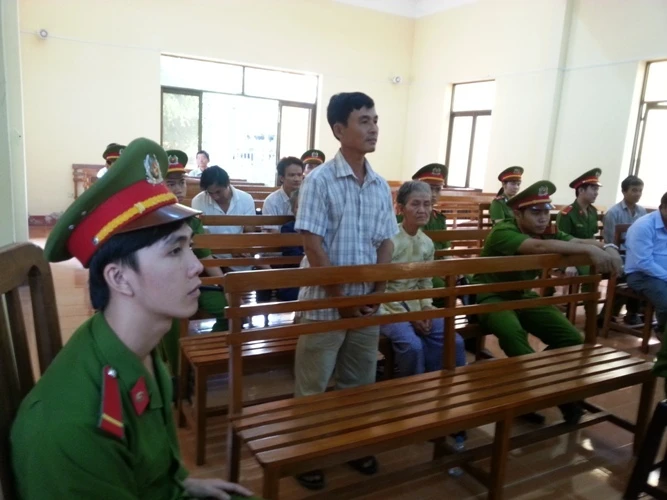 Trộm vào nhà thì phải mời trà?! ảnh 2