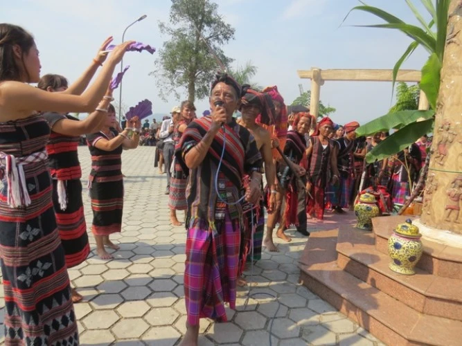 Lần đầu tiên lễ hội A Riêu Car không có nghi lễ đâm trâu ảnh 10