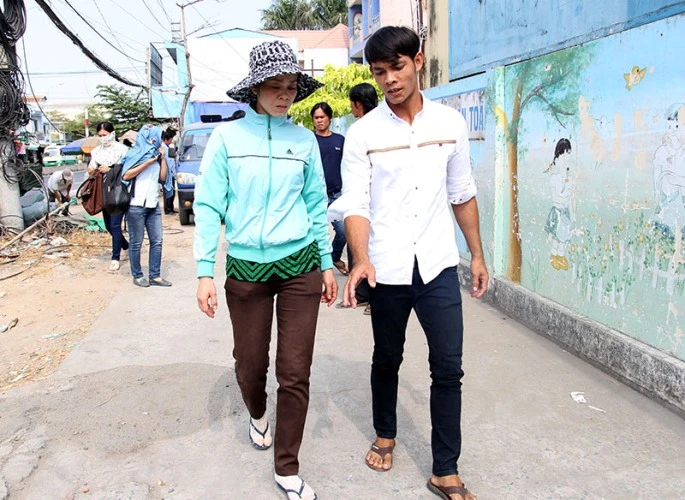 Hoãn xử vụ ‘nhậu xong đi tè bị quy tội cướp’ vì vắng người bị hại ảnh 2