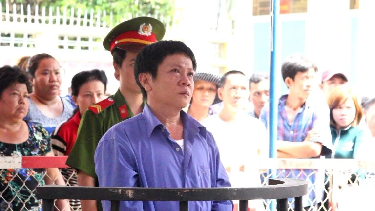 Người chồng giết vợ vì đòi ly hôn lãnh án chung thân ảnh 1