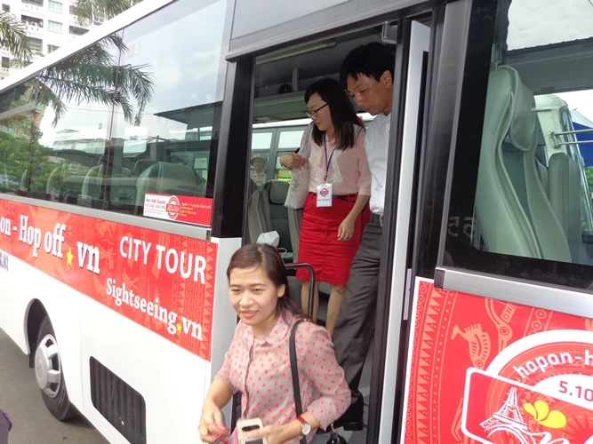 Mở tuyến xe buýt du lịch vòng quanh trung tâm Sài Gòn ảnh 3 Mở tuyến xe buýt du lịch vòng quanh trung tâm Sài Gòn ảnh 3