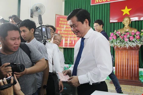 Chùm ảnh: Lãnh đạo Đảng, Nhà nước đi bầu cử ảnh 13