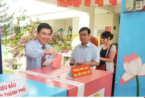 Chùm ảnh: Lãnh đạo Đảng, Nhà nước đi bầu cử ảnh 14