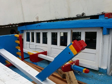 Con tàu còn khá mới