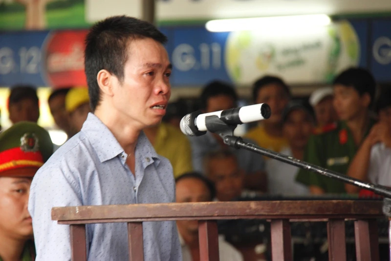 Bị cáo Trường nhiều lần bật khóc tại phiên tòa