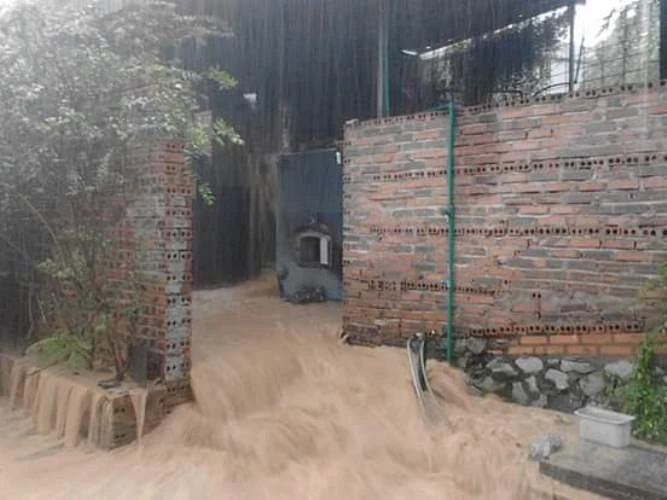 Mưa lớn ở Quảng Ninh: Một người tử vong, một bị thương ảnh 1