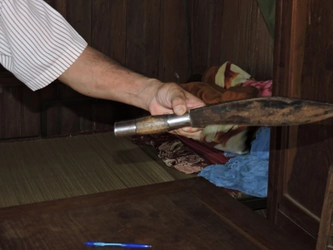 Con dao bầu đối tượng dùng để chống trả lực lượng chức năng bị thu giữ