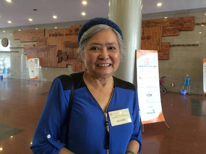 Bà Trần Tố Nga – người khởi kiện các công ty sản xuất hóa chất Mỹ - tham dự Mít tinh kỷ niệm tại Hà Nội.