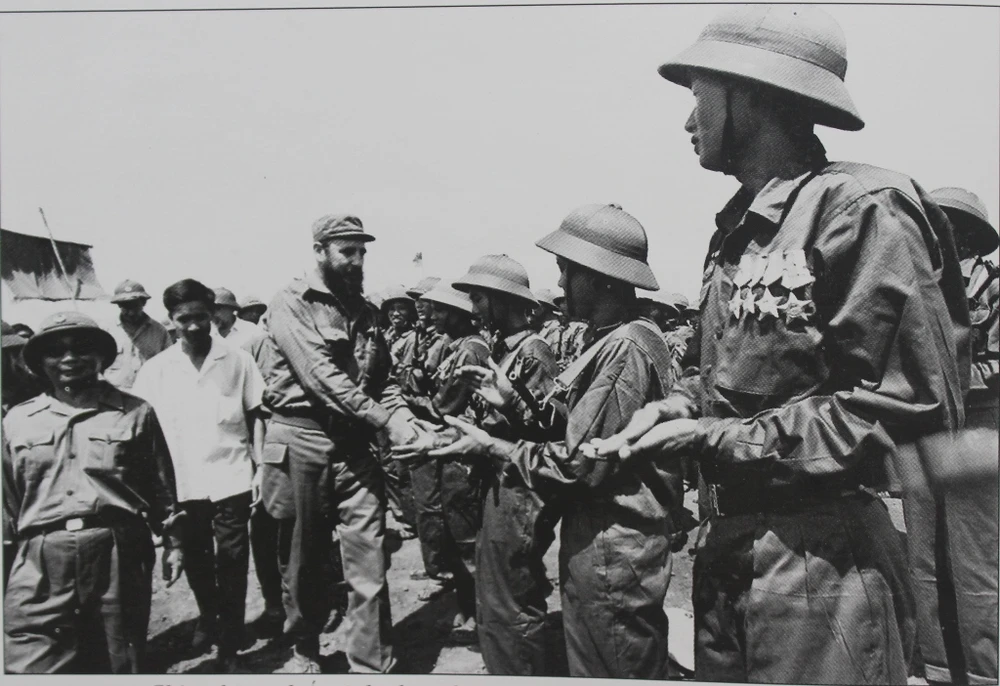 Chào những chiến sĩ thi đua, những anh hùng đánh Mỹ của Quảng Trị.