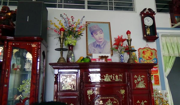 Di ảnh Thiếu úy Lữ Anh Dồi tại nhà