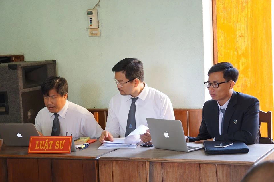 Luật sư đề nghị VKS giám sát cách hỏi của chủ toạ ảnh 2