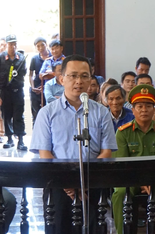 Bị cáo Nguyễn Văn Phúc từ chối trả lời nhiều câu hỏi của luật sư