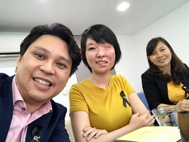 Nữ sinh bị tạt acid từ chối nhận tiền của nữ thủ phạm ảnh 6 Nữ sinh bị tạt acid từ chối nhận tiền của nữ thủ phạm ảnh 6