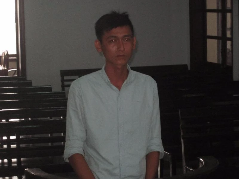 nam kỹ sư đập ly bia vào mặt đồng nghiệp