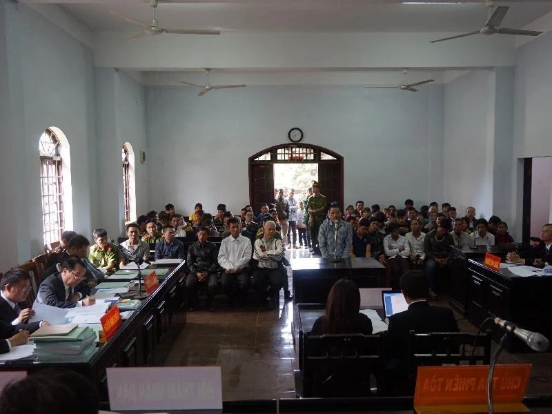 xả súng kinh hoàng