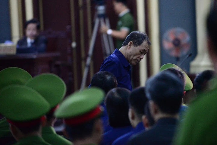 Phạm Công Danh bất ngờ được đưa ra chăm sóc sức khỏe ảnh 5