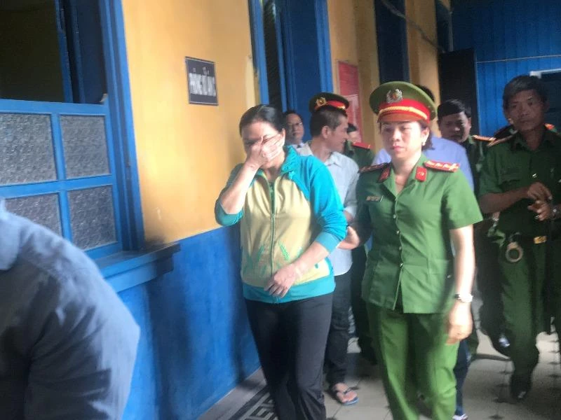 Thanh niên 'xài' tiền giả khóc nức nở vì bị tăng án tù ảnh 2