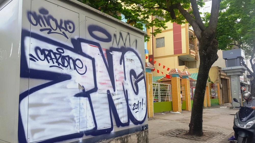 Vẽ graffiti: Nghệ thuật gì mà vô văn hóa thế này! ảnh 4