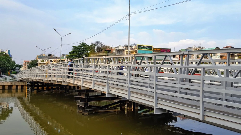 Đường bộ hành, nối đôi bờ vui ảnh 3