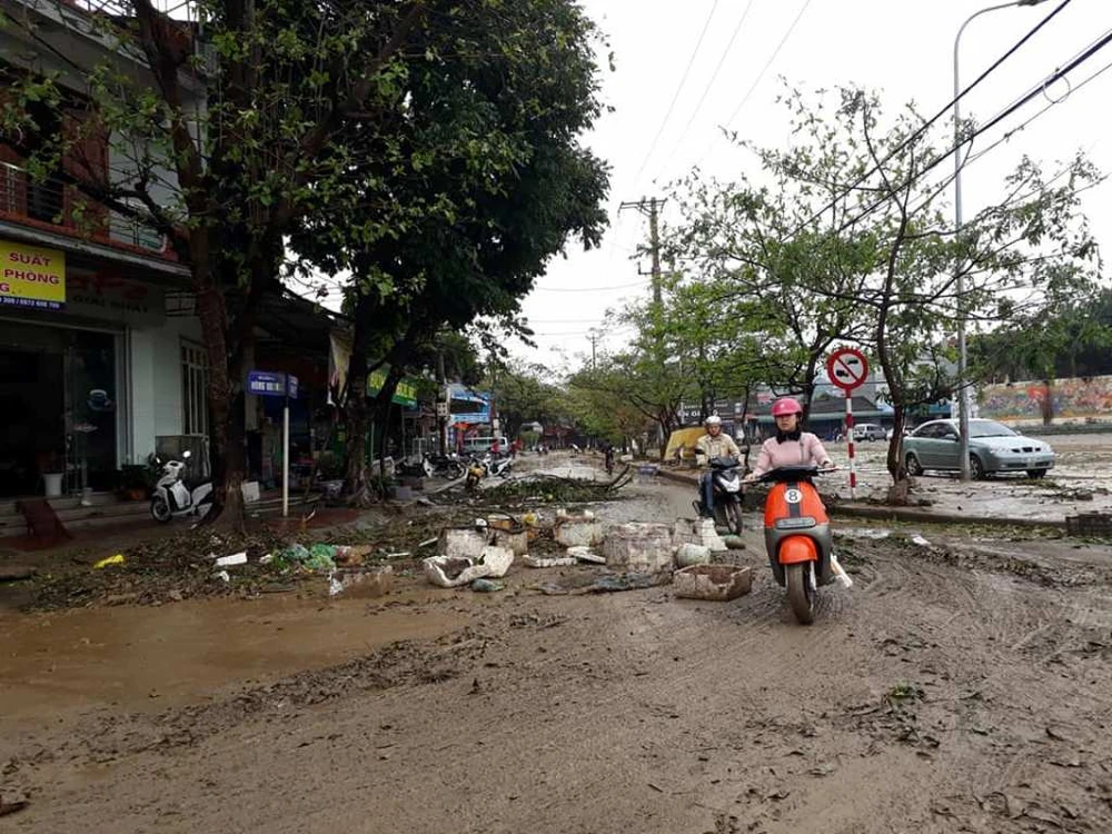 Bắc Kạn mưa đá và lốc lớn ảnh 5