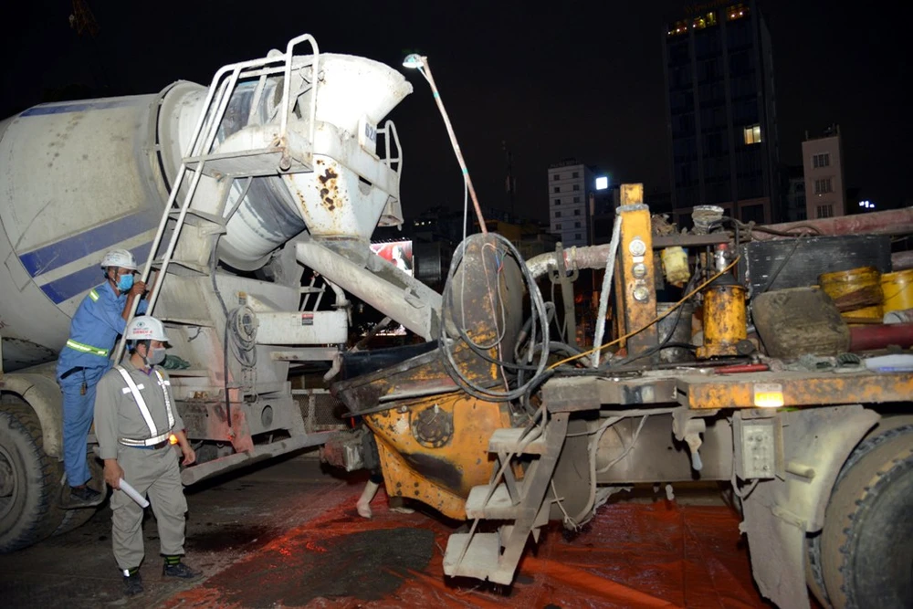 metro-thi-cong-xuyen-dem-3