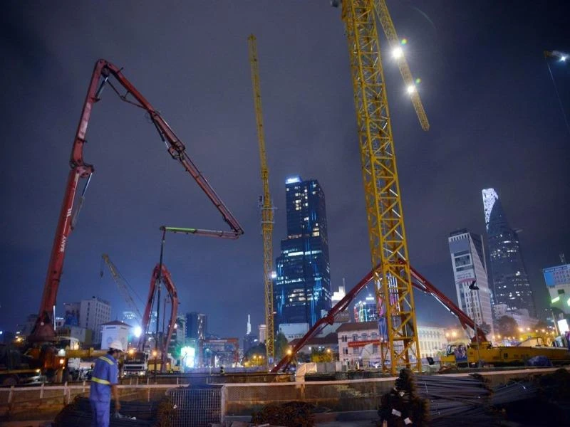 METRO-THI-CONG-XUYEN-DEM-1