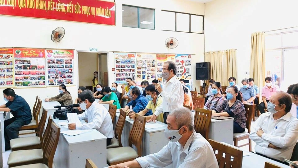 doi-thoai-voi-nguoi-dan-trong-tuyen-metro-so-2