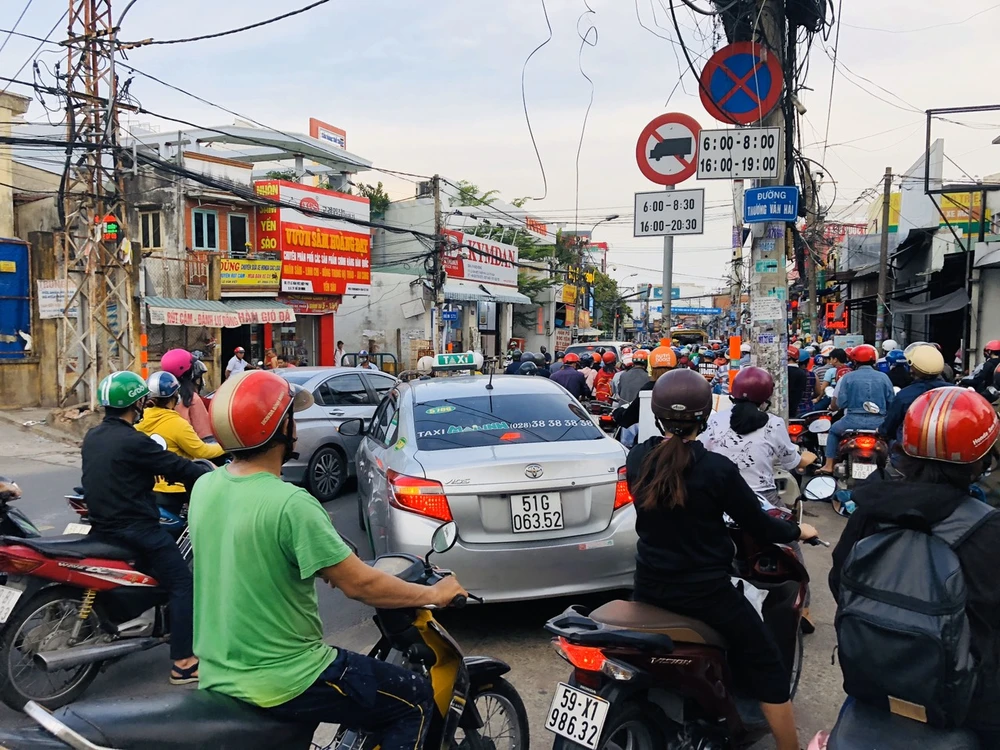 2-diem-ket-xe-o-quan-9-4