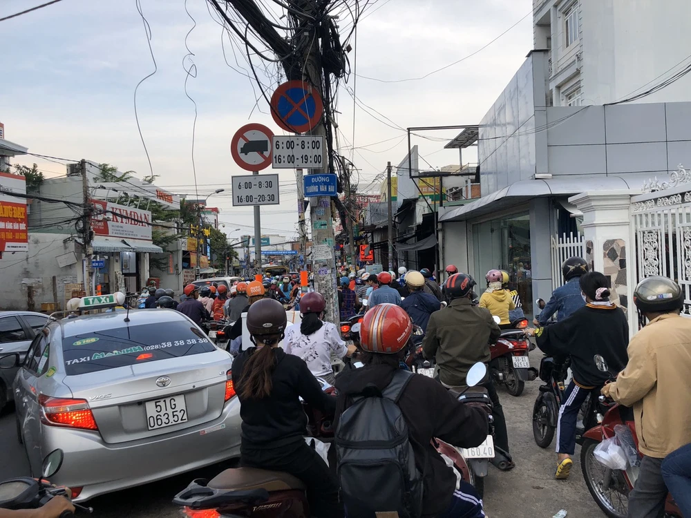 2-diem-ket-xe-o-quan-9-1