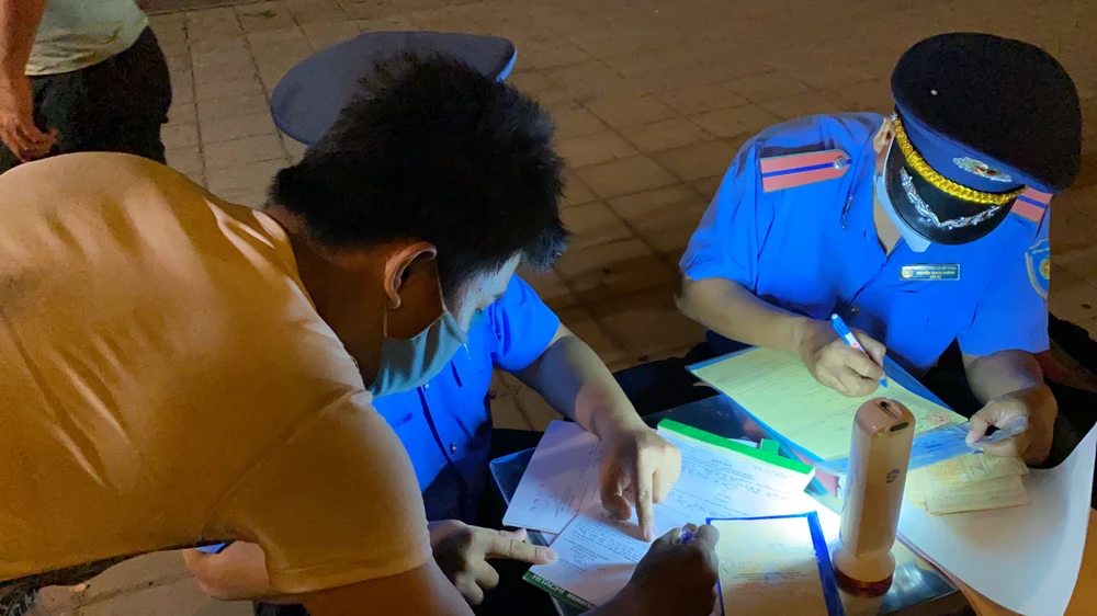 xu-phat-dung-do-sai-quy-dinh-6