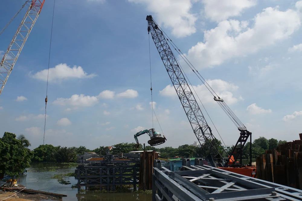 cau-sat-an-phu-dong-6