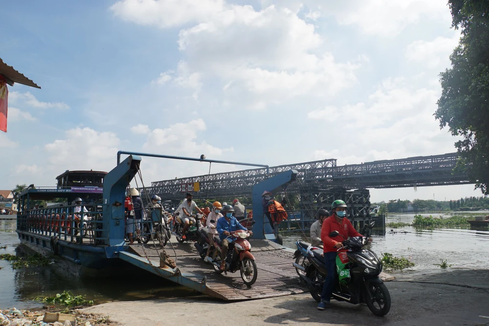 cau-sat-an-phu-dong-7