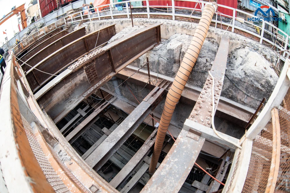 Cận cảnh ga Trung tâm Bến Thành tuyến metro số 1 ảnh 4